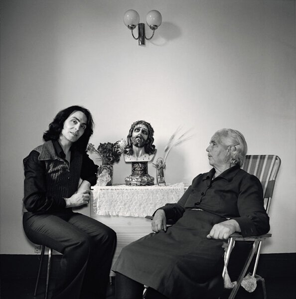 Violeta La Burra y su madre, 1979.